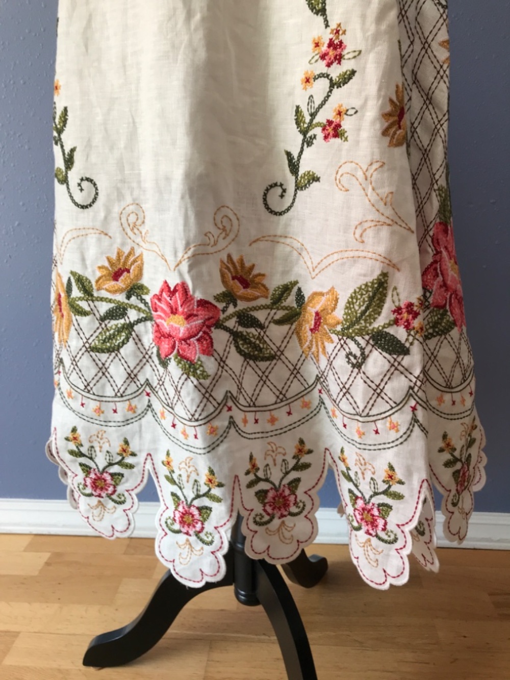Embroidered Farm Rio Midi Dress Size S - Picture 11 of 16